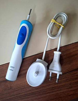 Periuta de dinti Braun Oral-B Timer vitality cu incarcator