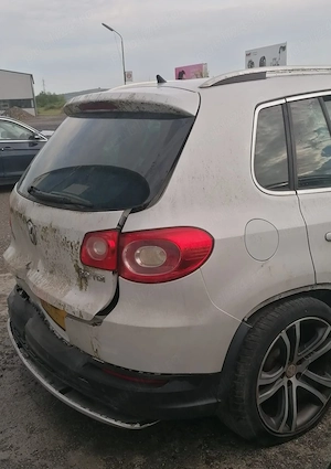 Dezmembrez Volkswagen Tiguan 2.0D 2010 - imagine 3