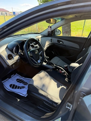 Chevrolet Cruze LS 1.6+gpl - imagine 5