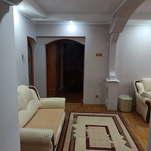 Închiriez apartament 3 camere - imagine 2