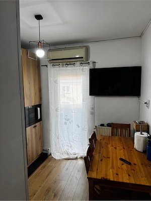 PROPRIETAR. Vand Apartament 3 camere Decomandat zona Lipovei - imagine 3