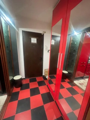 Apartament cu 3 camere, 56 mp, decomandat, et 3, zona Craiovita Noua - imagine 6