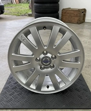 Jante Volvo XC R17