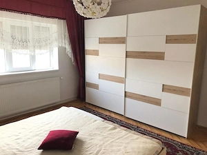 Apartament cu 3 camere la Vila Et.1 Zona Girocului-Drobeta - imagine 3