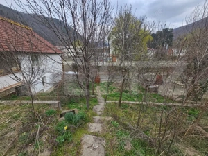 Casă spațioasă cu 4 camere, bucătărie de vară și teren, Cugir - imagine 16