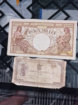 Bani de diferite valori