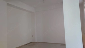 Inchiriez apartament 2 camere in vila - imagine 3