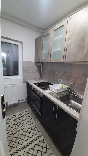 Se închiriază garsoniera,etaj 2 ,Aleea Saturn, bl.23 , langa Politia Municipiului  Deva