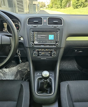 VW Golf 6 1.4MPI Navigatie Clima ÎncălzireScaune Pilot CamerăMarșarier Bluethoot Euro5  - imagine 13