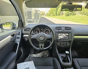 VW Golf 6 1.4MPI Navigatie Clima ÎncălzireScaune Pilot CamerăMarșarier Bluethoot Euro5  - imagine 16