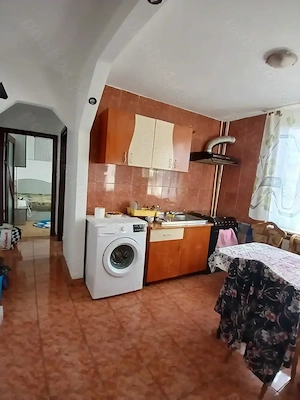 închiriez Apartament 