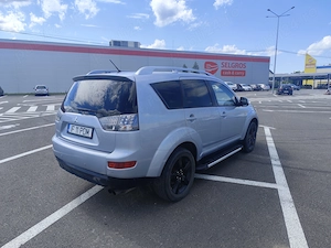 Mitsubishi Outlander II 2.0 DID 140 CP 4x4 7 LOCURI - imagine 6