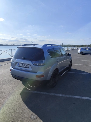 Mitsubishi Outlander II 2.0 DID 140 CP 4x4 7 LOCURI - imagine 2