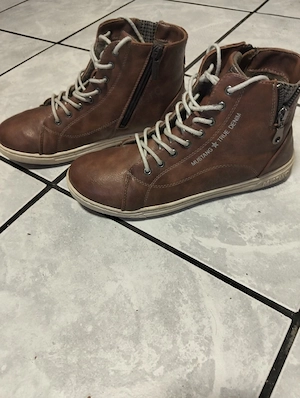 Vând Adidași tip gheata Mustang True Denim