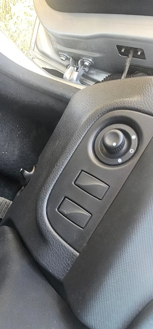 Vând Dacia sandero, 2019 la 5700 euro - imagine 2