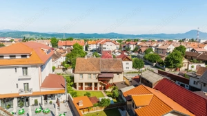 Proprietate rară în centrul Râșnovului, cu spațiu comercial - imagine 2