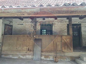 Casă batraneasca Laz comuna Dezna,teren 2800 mp teren - imagine 2