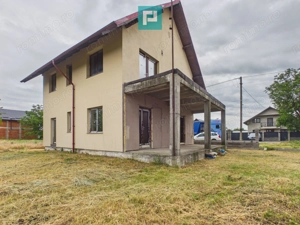 Casă la roșu cu etaj și 500 mp teren în Sântana