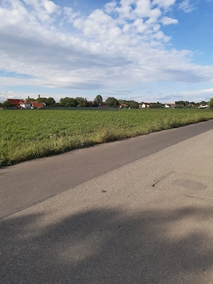 Teren construibil intravilan cu utilitati la drum asfaltat pozitionare buna central Lunca Calnicului
