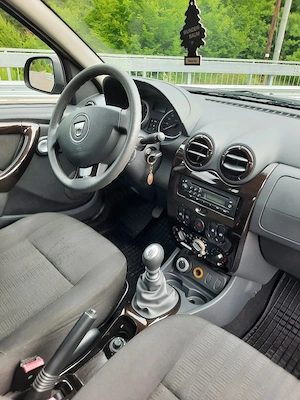 Dacia Duster  - imagine 6
