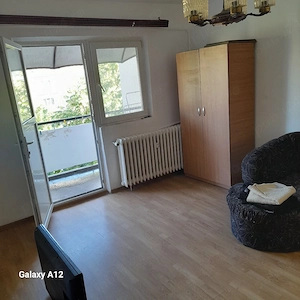 vand apartament cu 4 camere  - imagine 5