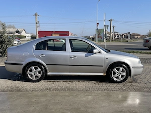 Vand Skoda Octavia 1.6 MPI  - imagine 3