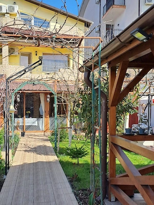 Tabara Navodari , vand casa P+1+M din  duplex - imagine 9