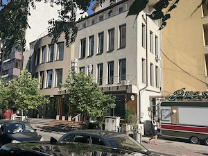 central, 90 mp, clădire birouri 2015, pretabil salon înfrumusețare , cabinet etc, 900 euro - imagine 6