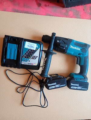 Vind urgent Makita Masina gaurit sds cu acumulatori 18 volt