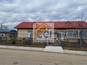 Se oferă spre vânzare / închiriere clădire cu spațiu comercial - imagine 2