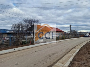 Se oferă spre vânzare / închiriere clădire cu spațiu comercial - imagine 3