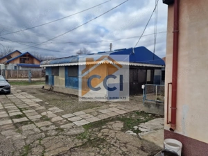 Se oferă spre vânzare / închiriere clădire cu spațiu comercial - imagine 17