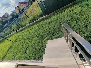 Apartament 2 camere cu curte de inchiriat 