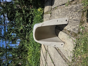 Semipiedestal ceramic pentru chiuvetă   lavoar baie alb