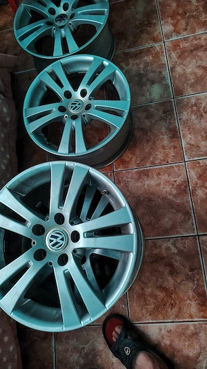 Vand aceste jante  de masuri 5x112