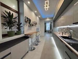 Apartament Central, de LUX * Timișoara ,zona Maria *  Etaj 1 * BALCON* Direct de la proprietar * 