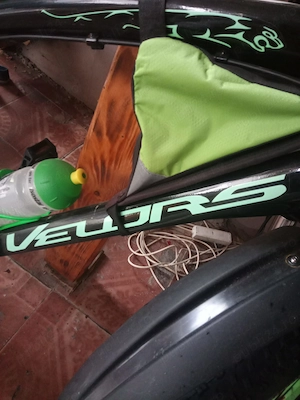 Vând bicicleta velors în stare aproape noua plus dotari