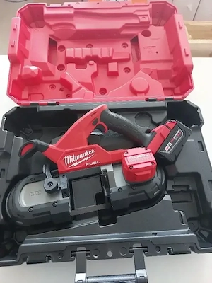 Fierastrau banda Milwaukee M18 Fuel