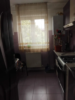 vand apartament 2 camere - imagine 2