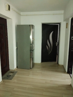 vand apartament 2 camere - imagine 6