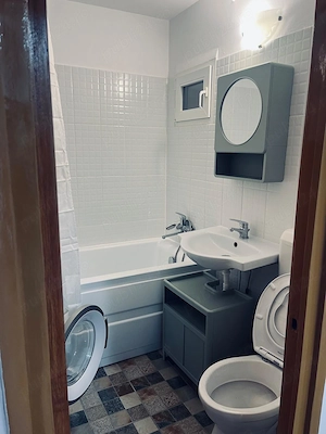 inchiriez apartament 3 camere