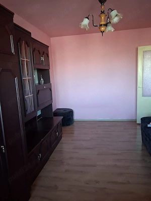 Vand apartament 2 camere decomandate ,dependinte ,2 balcoane,etaj 8 din 11.