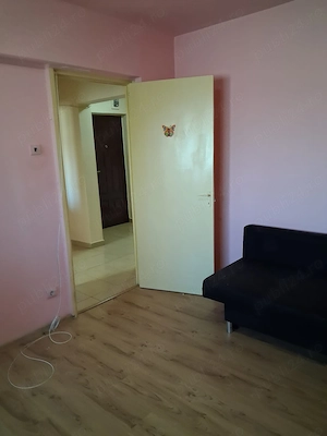Vand apartament 2 camere decomandate ,dependinte ,2 balcoane,etaj 8 din 11. - imagine 4