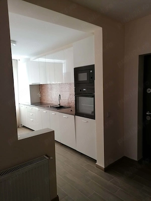 Apartament cu 2 dormitoare și living - imagine 2