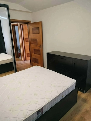 Apartament cu 2 dormitoare și living - imagine 3