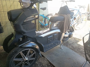 Vând scuter electric 
