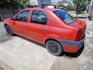 Vand Dacia Logan de 1.6 din 2005