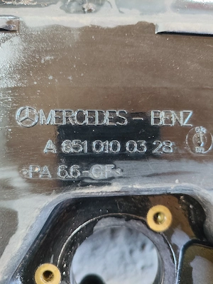 Capac baie de ulei Mercedes w 212 2009-2013 - imagine 3