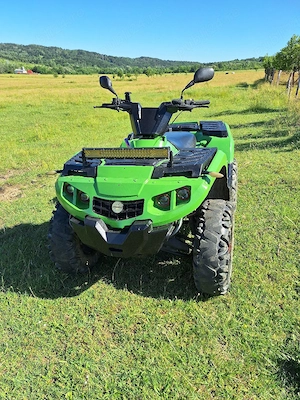 Vând can am 400