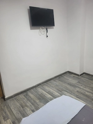 Închiriez casă cu 4 camere  2 bai - imagine 14
